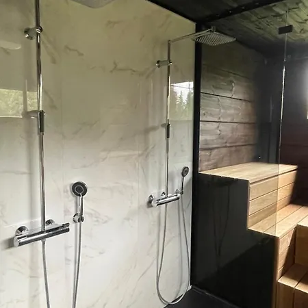 Modern Joenpolku With Jacuzzi, Sauna And Scenic Views * 루카